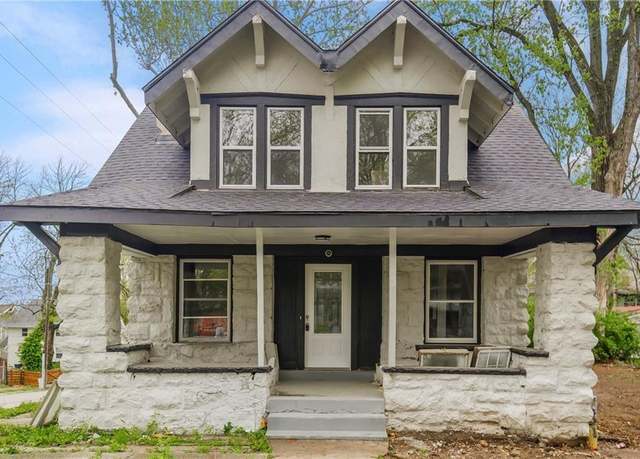Property at 4032 S Benton Ave, Kansas City, MO 64130, 3 beds, 1 bath