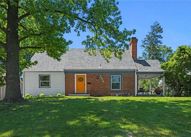 Property at 7224 Paseo Blvd, Kansas City, MO 64131, 6 beds, 3 baths