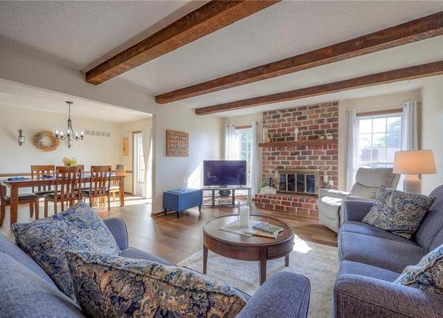 Property at 7103 Mastin St, Merriam, KS 66203, 3 beds, 2.5 baths
