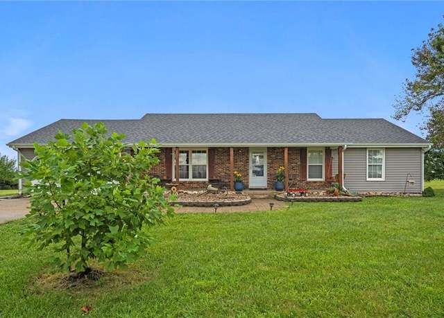 Property at 22811 E St Rt P Hwy, Pleasant Hill, MO 64080, 3 beds, 2 baths