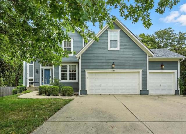 Property at 5117 Lakecrest Dr, Shawnee, KS 66218, 5 beds, 3.5 baths