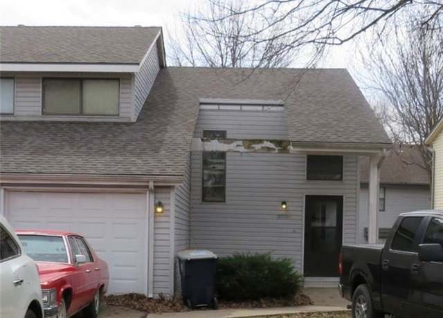 Property at 11621 E 59th St, Raytown, MO 64133, 2 beds, 1.5 baths