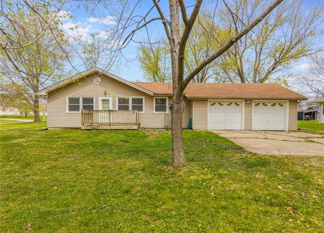 Property at 604 Walnut St, Lathrop, MO 64465, 3 beds, 1.5 baths