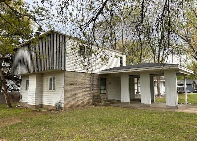 Property at 420 N Olive St, Nevada, MO 64772, 3 beds, 1.5 baths