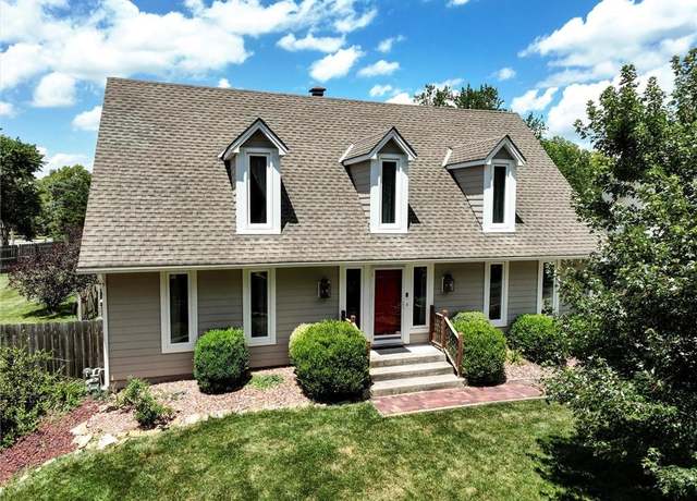Property at 10006 Mackey Cir, Overland Park, KS 66212, 4 beds, 2.5 baths