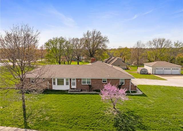 Property at 6640 Pflumm Rd, Shawnee, KS 66216, 3 beds, 2.5 baths