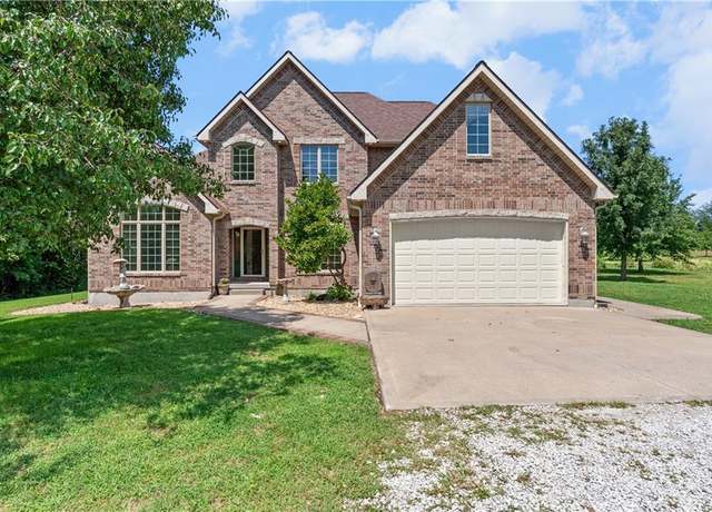 Property at 17708 E 199th St, Pleasant Hill, MO 64080, 4 beds, 3 baths
