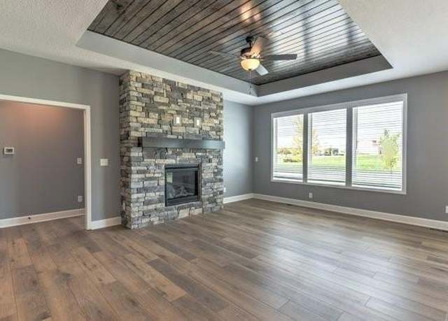 Property at 9702 N Amoret Ave, Kansas City, MO 64154, 3 beds, 2 baths