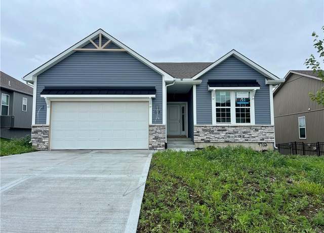 Property at 9702 N Amoret Ave, Kansas City, MO 64154, 3 beds, 2 baths