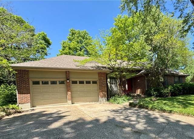 Property at 5212 Somerset Dr, Prairie Village, KS 66207, 4 beds, 3.5 baths