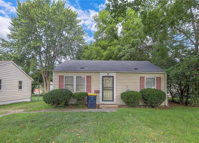 Property at 9008 Walnut St, Kansas City, MO 64114, 2 beds, 1 bath