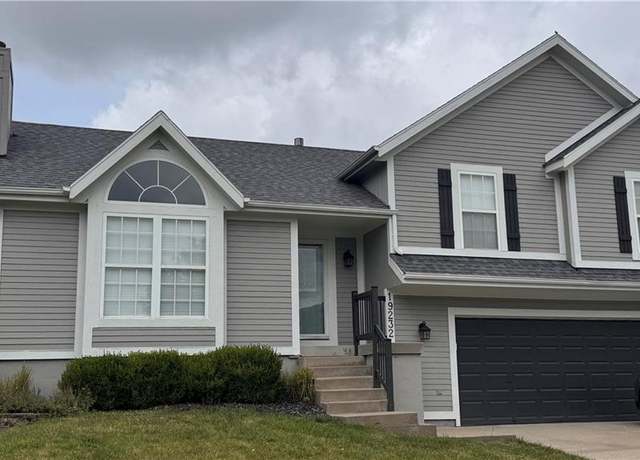 Property at 19232 W 161st St, Olathe, KS 66062, 3 beds, 2.5 baths