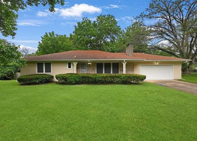 Property at 5404 Hedges Ave, Raytown, MO 64133, 2 beds, 1.5 baths