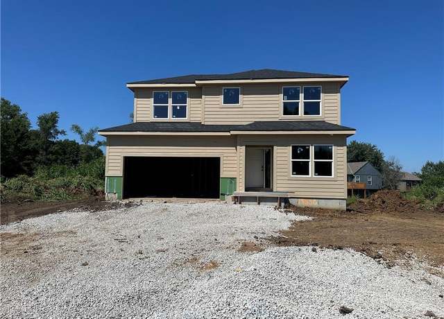 Property at 19550 W 208th St, Spring Hill, KS 66083, 3 beds, 2.5 baths
