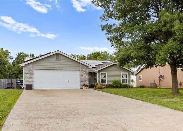 Property at 737 North St, Lawrence, KS 66044, 3 beds, 2 baths
