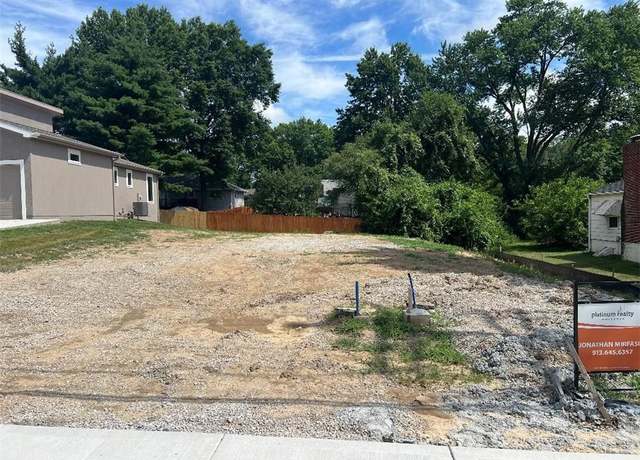Property at 2324 NE 72nd St, Gladstone, MO 64118