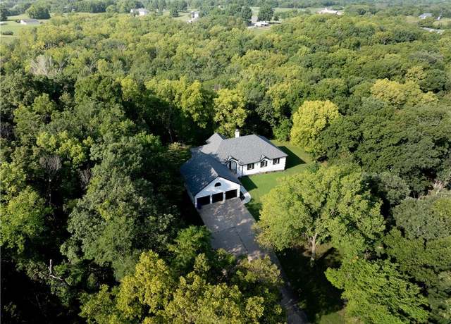 Property at 1619 Sunrise Dr, Smithville, MO 64089, 5 beds, 3.5 baths