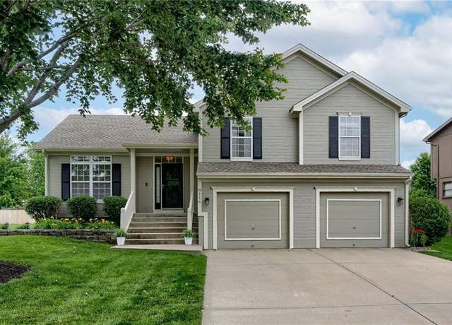 Property at 8116 NE 97th St, Kansas City, MO 64157, 3 beds, 2.5 baths