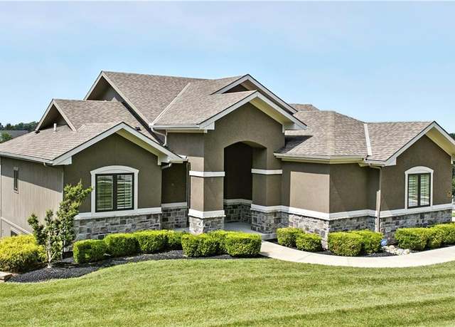 Property at 9649 Apple Blossom Ln, Parkville, MO 64152, 4 beds, 3.5 baths