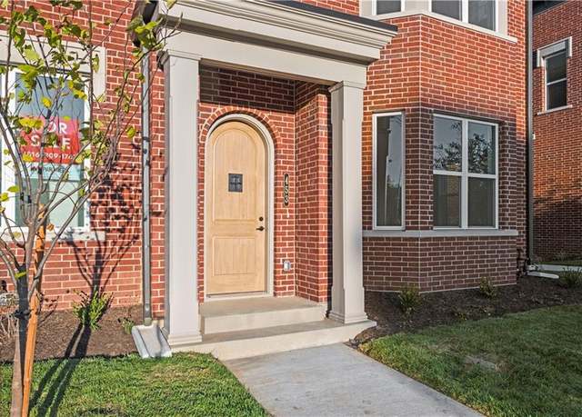 Property at 453 SW Longview Blvd, Lee's Summit, MO 64081, 3 beds, 2.5 baths