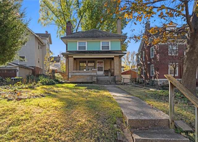 Property at 7 W 61st St, Kansas City, MO 64113, 4 beds, 2.5 baths