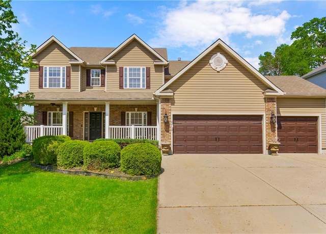 Property at 8912 NE 97th St, Kansas City, MO 64157, 5 beds, 3.5 baths