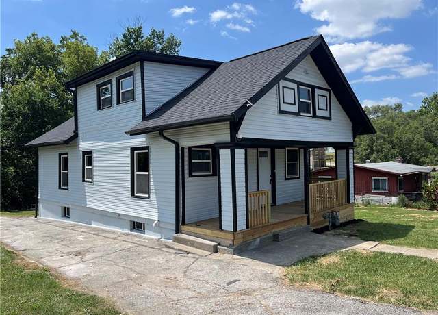 Property at 1027 Ohio Ave, Kansas City, KS 66102, 4 beds, 3 baths