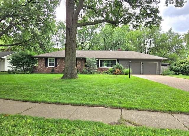 Property at 11 W 109th St, Kansas City, MO 64114, 3 beds, 2.5 baths
