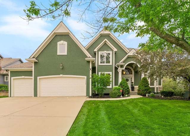 Property at 12325 Noland St, Overland Park, KS 66213, 5 beds, 4.5 baths