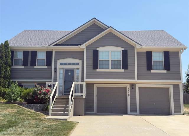 Property at 11729 N Farley Ave, Kansas City, MO 64157, 3 beds, 3 baths