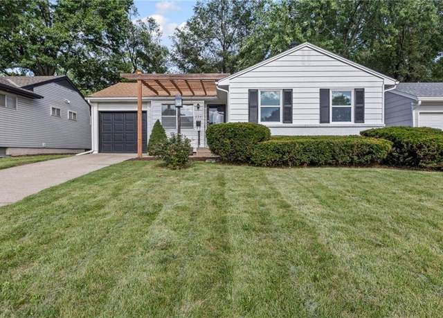 Property at 8341 Oak St, Kansas City, MO 64114, 4 beds, 1.5 baths