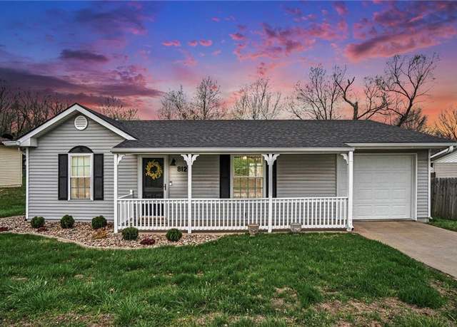 Property at 812 S Woodbine Rd, St Joseph, MO 64507, 2 beds, 1 bath