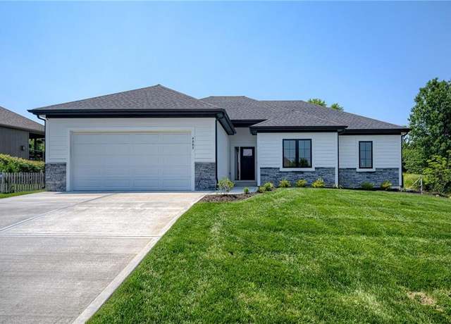 Property at 4805 NE 62nd St, Kansas City, MO 64119, 5 beds, 3 baths