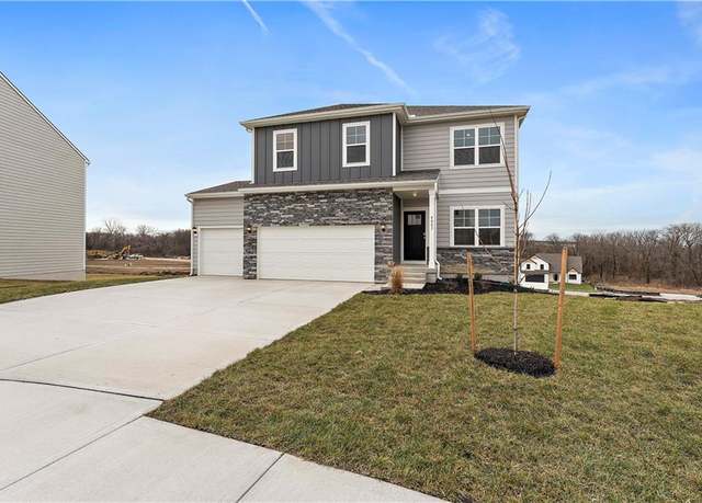 Property at 4807 NW 141st St, Platte City, MO 64079, 4 beds, 2.5 baths