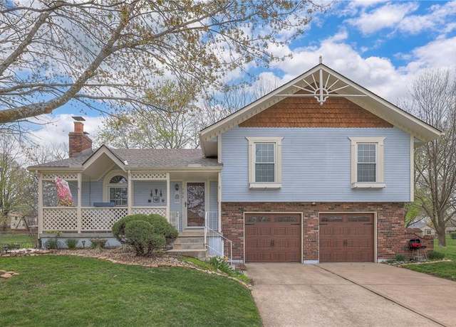 Property at 704 Sivley St, Peculiar, MO 64078, 3 beds, 2 baths