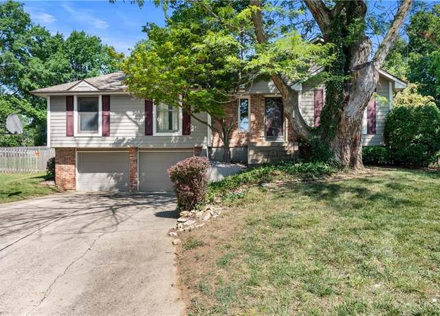 Property at 2117 Parker Ct, Blue Springs, MO 64015, 3 beds, 2.5 baths