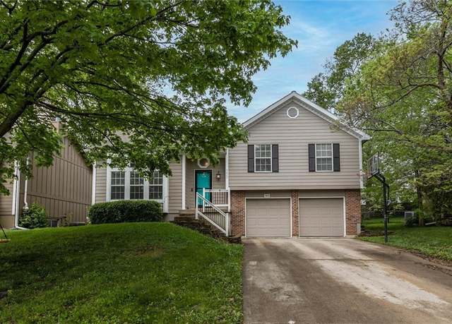 Property at 9820 W 51st Ter, Shawnee, KS 66203, 4 beds, 2.5 baths