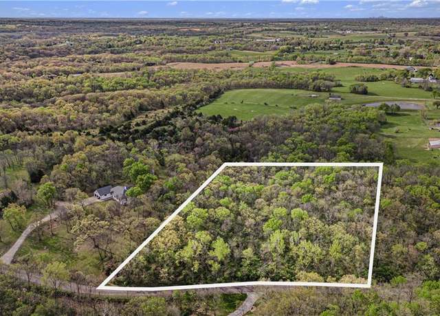 Property at 1611 Sunrise Dr, Smithville, MO 64089