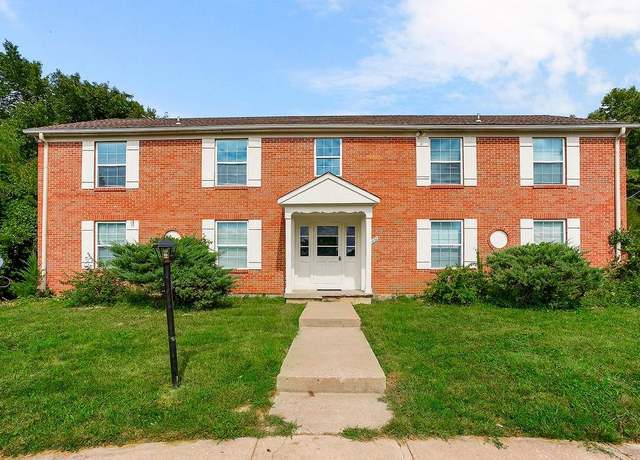 Property at 8620 Countryshire Ln, Kansas City, MO 64138, 4 beds, 4 baths