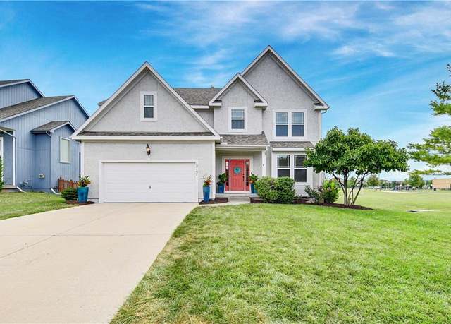 Property at 12151 S Clinton St, Olathe, KS 66061, 4 beds, 2.5 baths