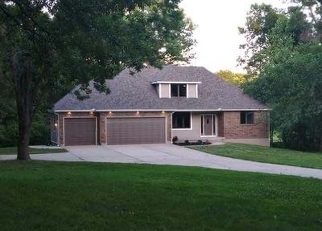 Property at 26311 Westlake Dr, Harrisonville, MO 64701, 4 beds, 3.5 baths