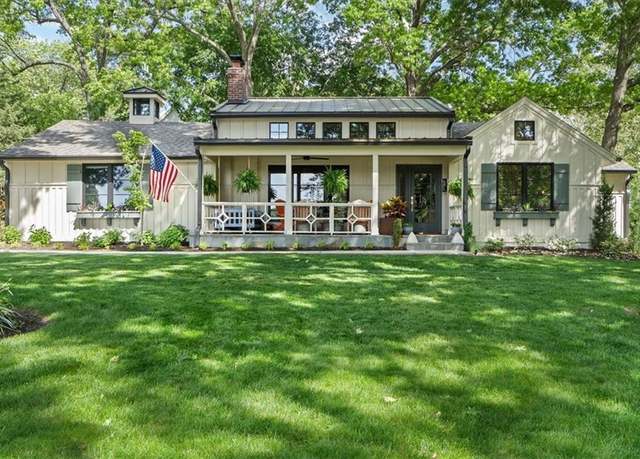Property at 3605 W 71st St, Prairie Village, KS 66208, 3 beds, 3.5 baths