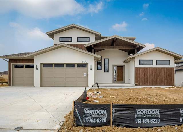 Property at 5139 NW Montebella Dr, Riverside, MO 64152, 4 beds, 4 baths