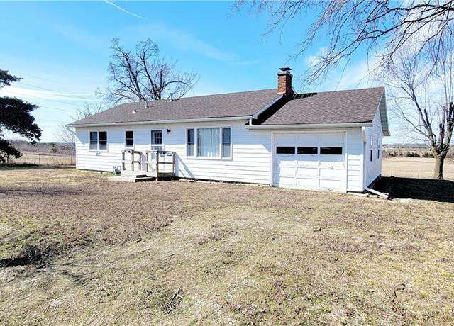 Property at 1206 600th St, Iola, KS 66749, 4 beds, 2 baths