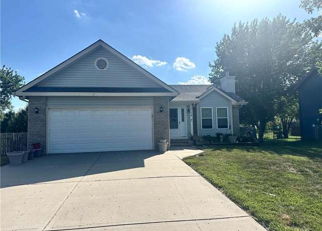 Property at 1756 Ray St, Liberty, MO 64068, 3 beds, 2 baths