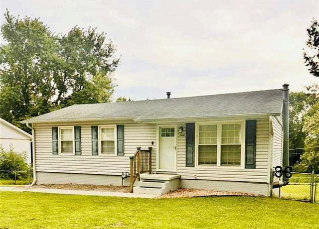 Property at 5406 Cranberry Hill Cir, St Joseph, MO 64503, 3 beds, 2 baths