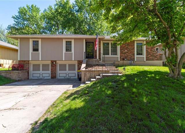Property at 817 NE 81st St, Kansas City, MO 64118, 3 beds, 2 baths