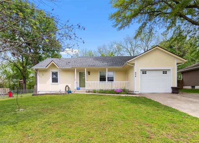 Property at 604 Birch St, Peculiar, MO 64078, 3 beds, 2 baths