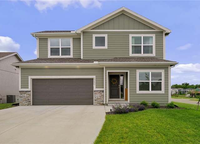 Property at 19637 W 196th St, Spring Hill, KS 66083, 4 beds, 2.5 baths
