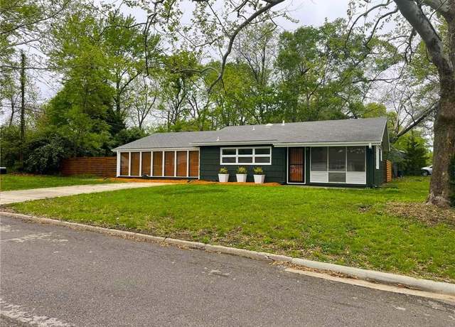 Property at 1704 W 20th St, Lawrence, KS 66046, 3 beds, 1.5 baths